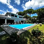Sunshine With Pool