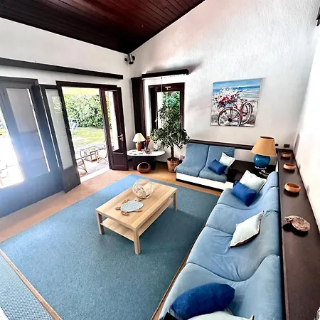Sunshine With Shared Pool Villa Lignano Sabbiadoro