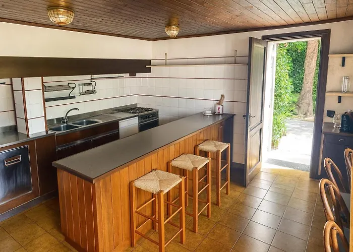 ヴィラ Sunshine With Pool *