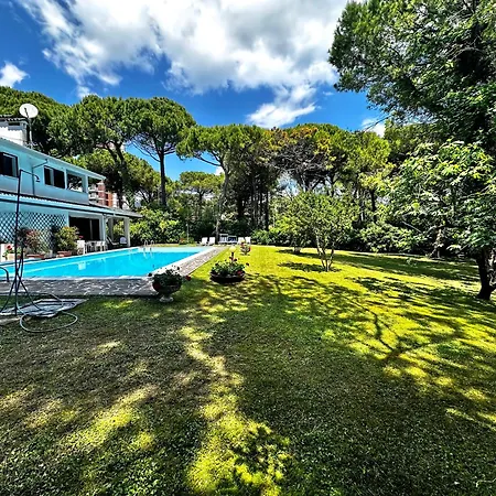 Sunshine With Pool * Lignano Sabbiadoro