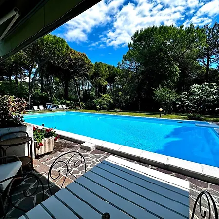 Villa Sunshine With Pool