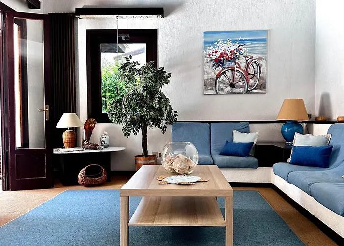 Вилла Sunshine With Pool Линьяно-Саббьядоро