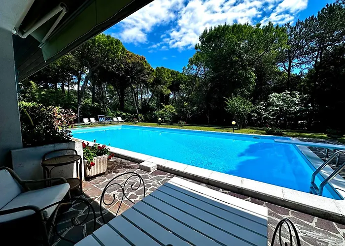 Вилла Sunshine With Pool